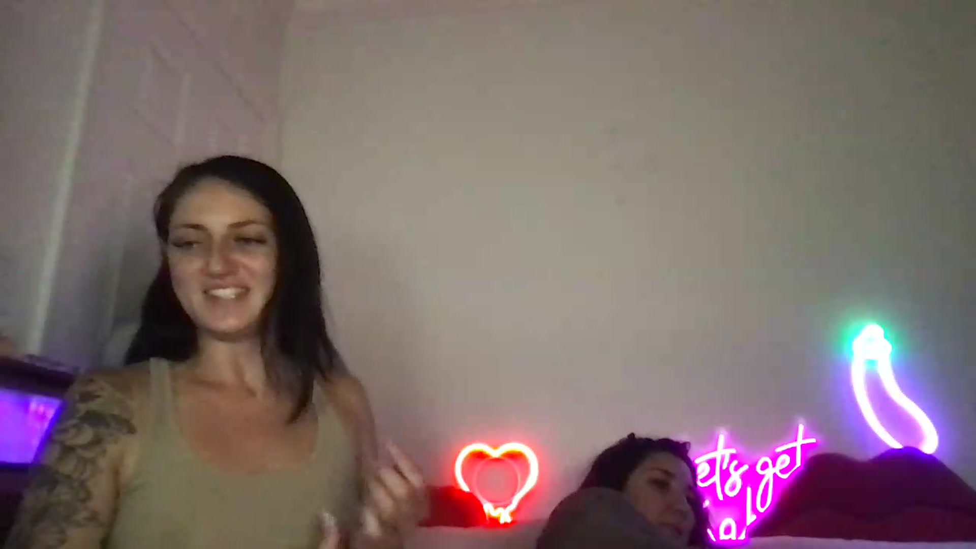 Gallery image thumbnail from ToriMcQueen's myfreecams stream on, 06/04/2026, 16:52 image 15 of 20