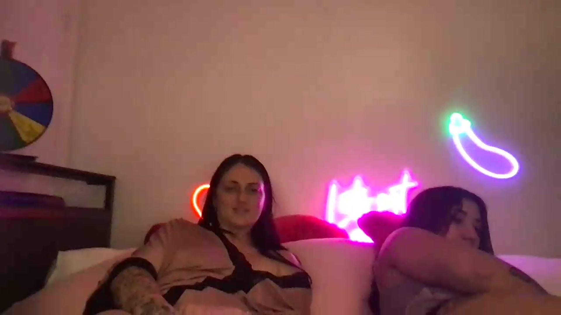 Gallery image thumbnail from ToriMcQueen's myfreecams stream on, 07/17/2026, 16:52 image 16 of 20