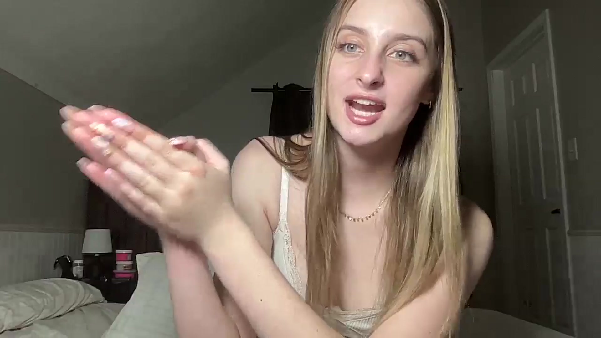 Gallery image thumbnail from Torisweetxo's myfreecams stream on, 06/19/2024, 06:15 image 11 of 20