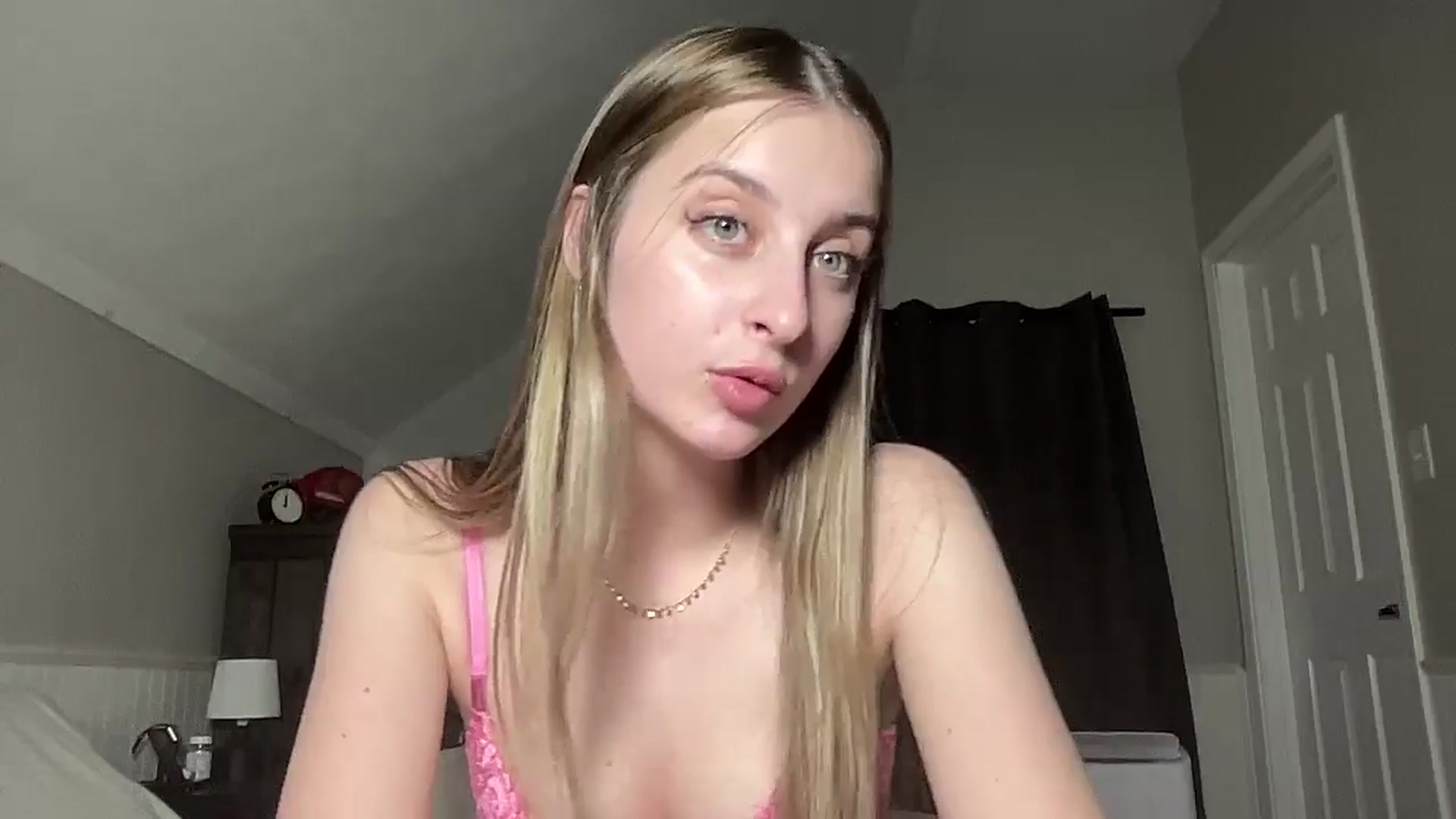 Gallery image thumbnail from Torisweetxo's myfreecams stream on, 06/24/2024, 05:18 image 6 of 20