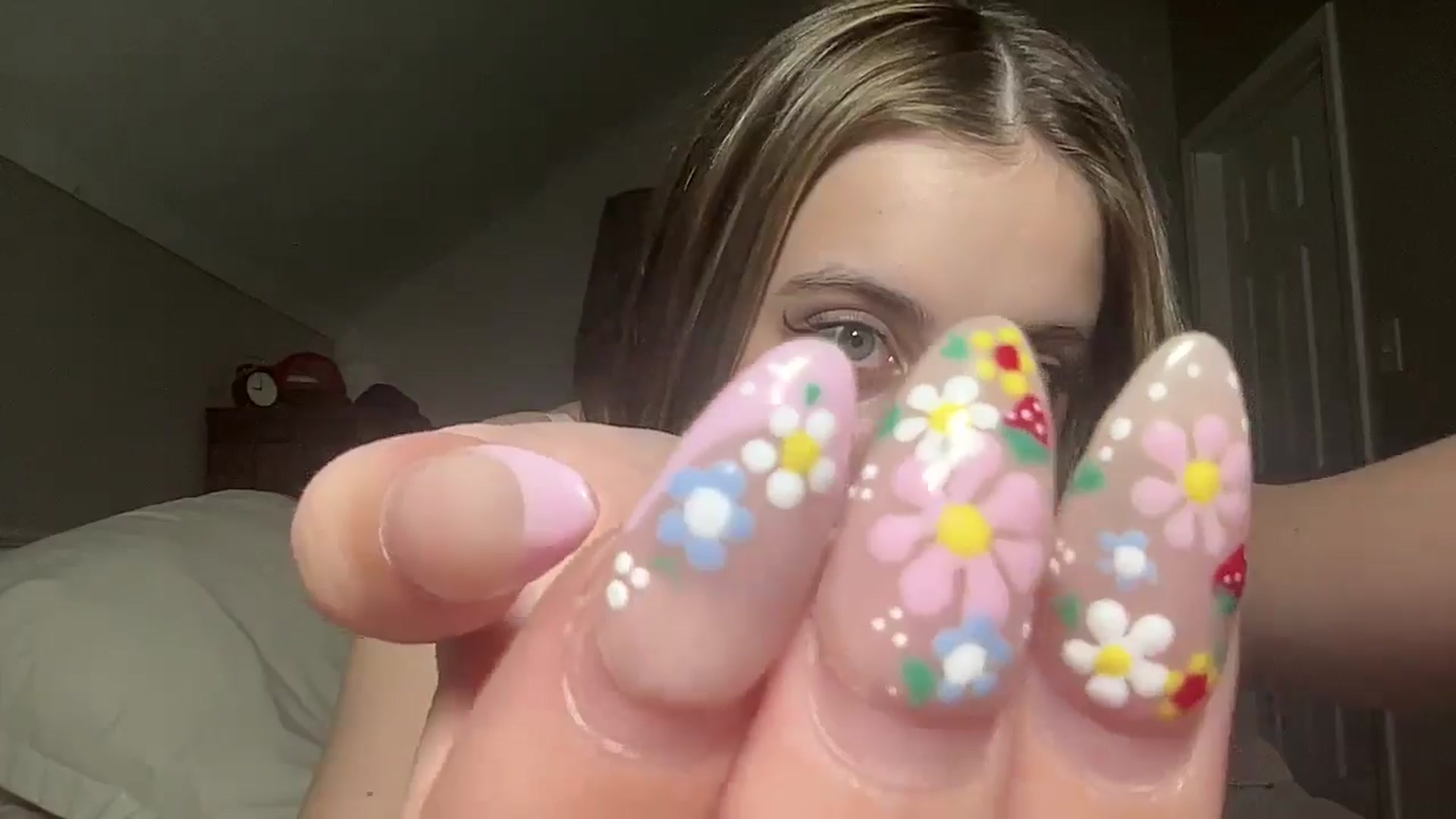 Gallery image thumbnail from Torisweetxo's myfreecams stream on, 06/25/2024, 02:17 image 4 of 20