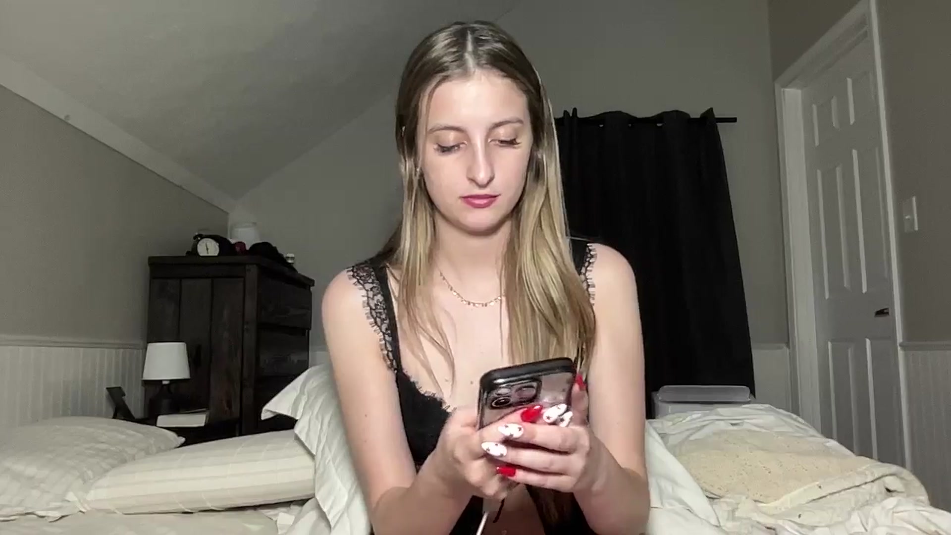 Gallery image thumbnail from Torisweetxo's myfreecams stream on, 06/26/2024, 04:40 image 19 of 20