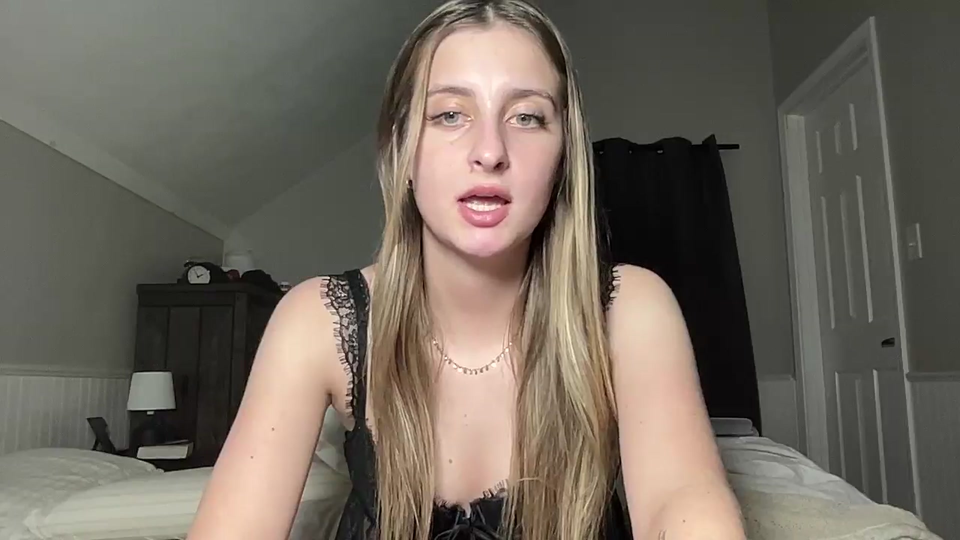 Gallery image thumbnail from Torisweetxo's myfreecams stream on, 06/26/2024, 07:09 image 19 of 20