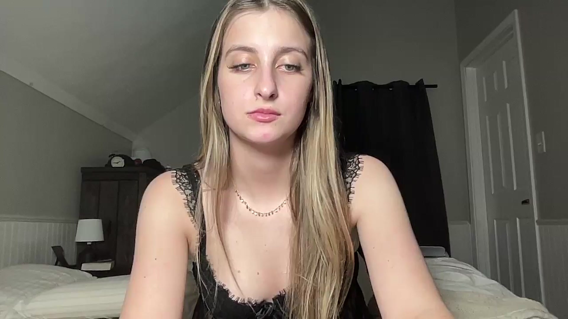 Gallery image thumbnail from Torisweetxo's myfreecams stream on, 06/26/2024, 07:09 image 16 of 20