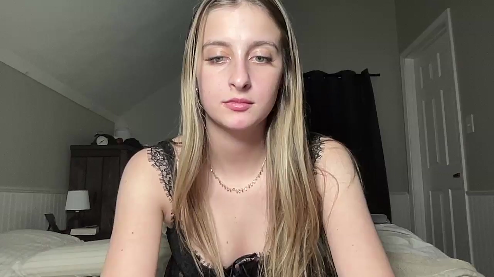 Gallery image thumbnail from Torisweetxo's myfreecams stream on, 06/26/2024, 07:09 image 14 of 20
