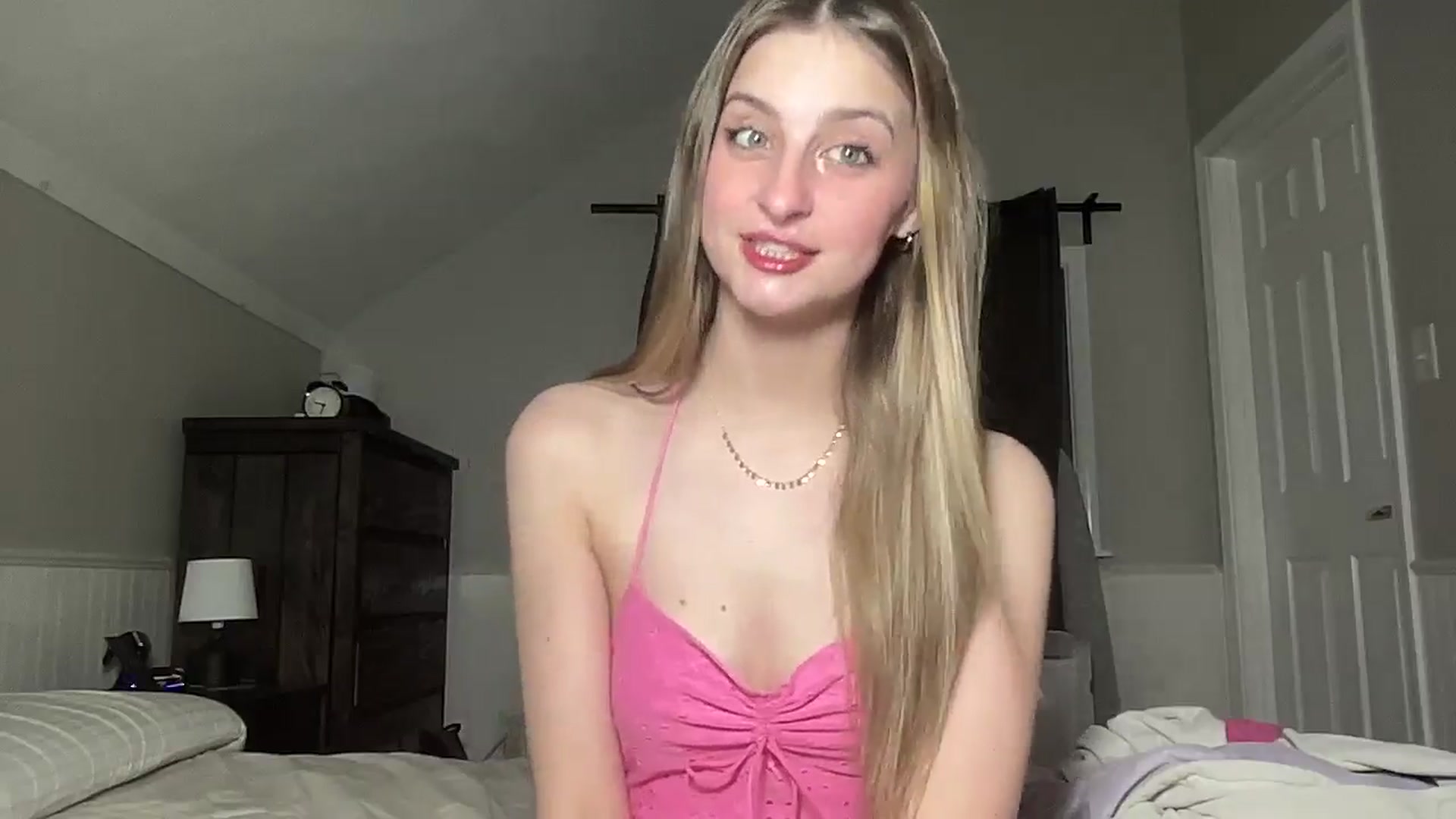 Gallery image thumbnail from Torisweetxo's myfreecams stream on, 07/20/2024, 02:52 image 8 of 20