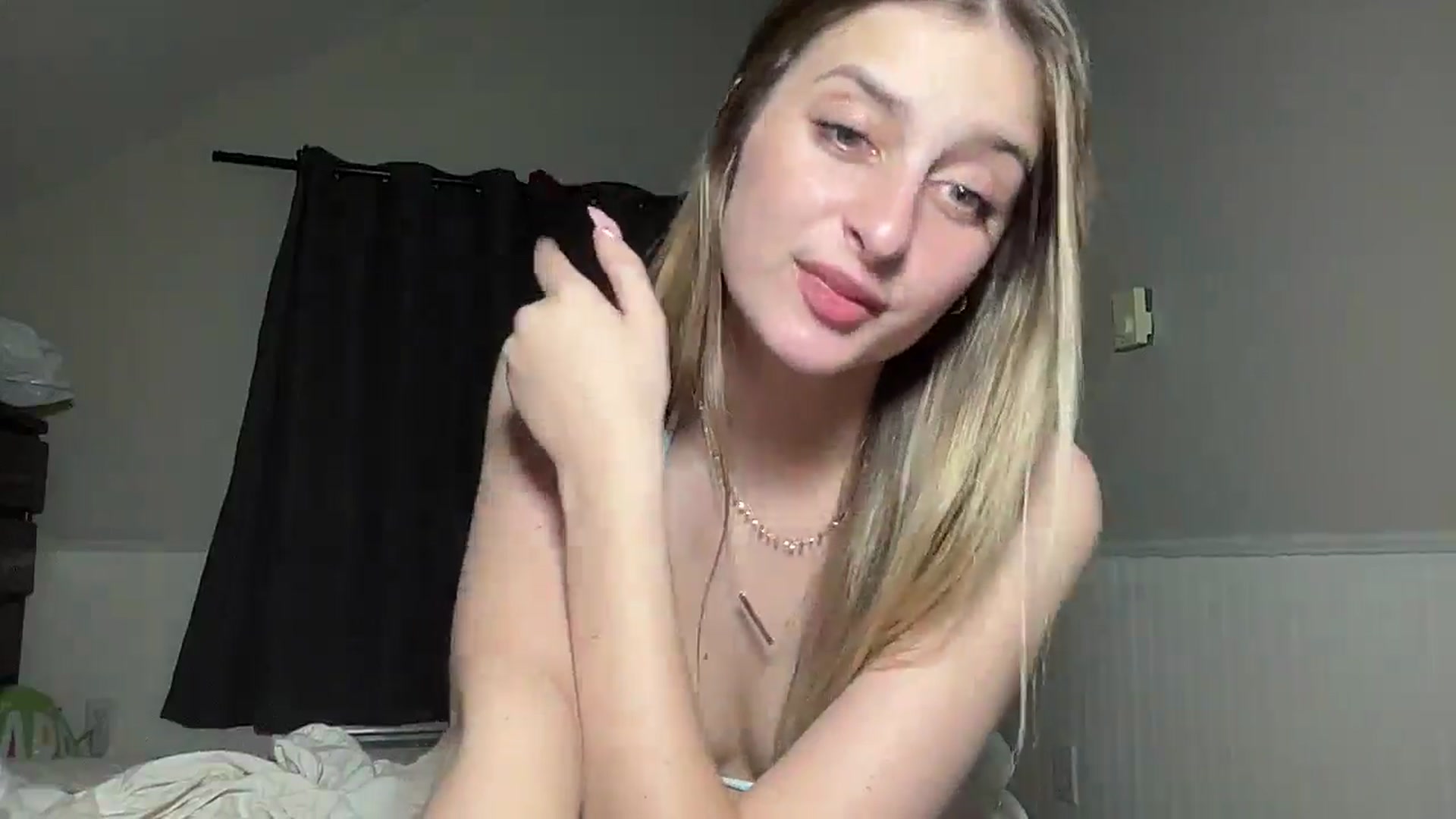 Gallery image thumbnail from Torisweetxo's myfreecams stream on, 08/13/2024, 05:36 image 10 of 20