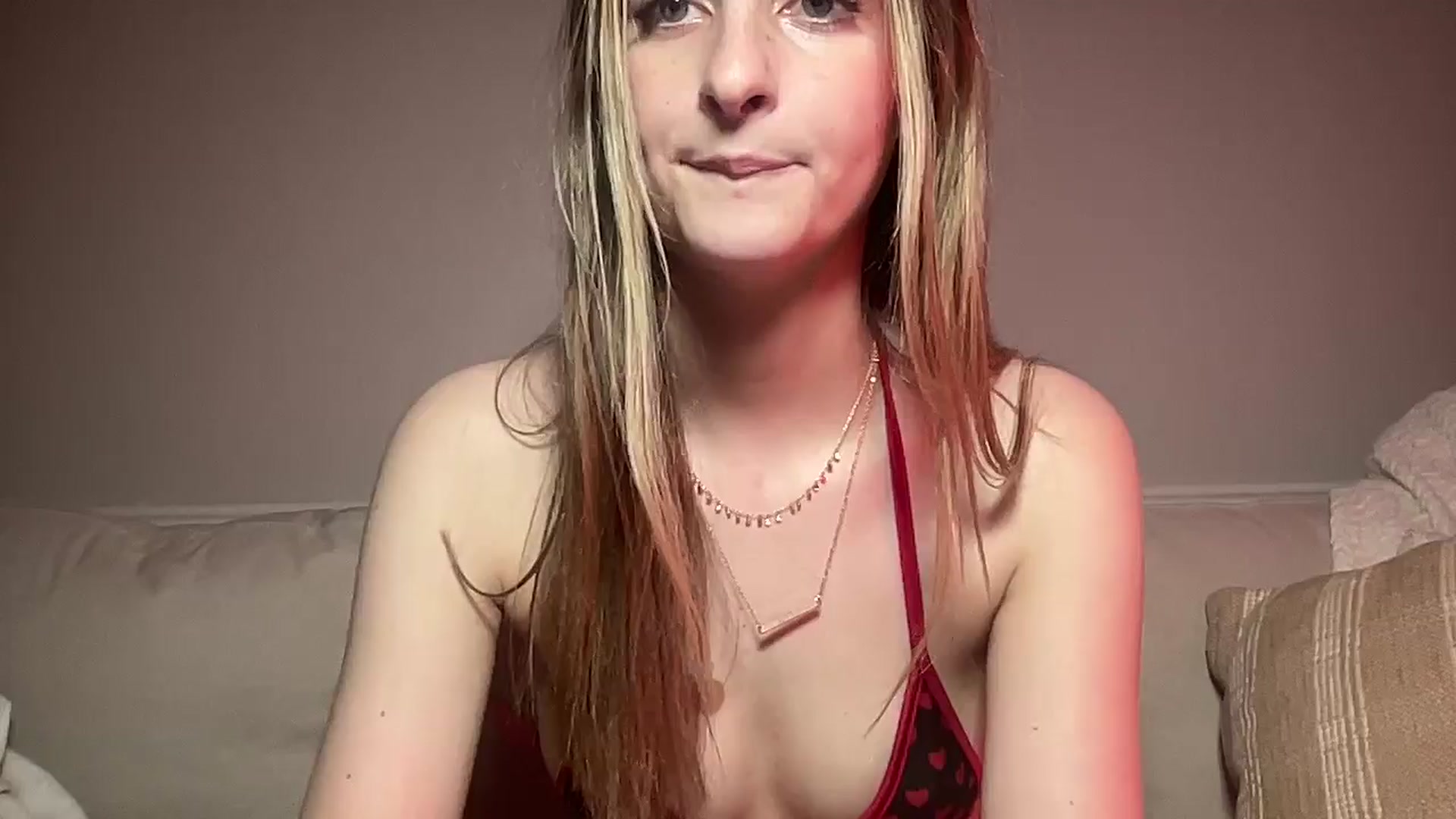 Gallery image thumbnail from Torisweetxo's myfreecams stream on, 08/15/2024, 04:49 image 1 of 20