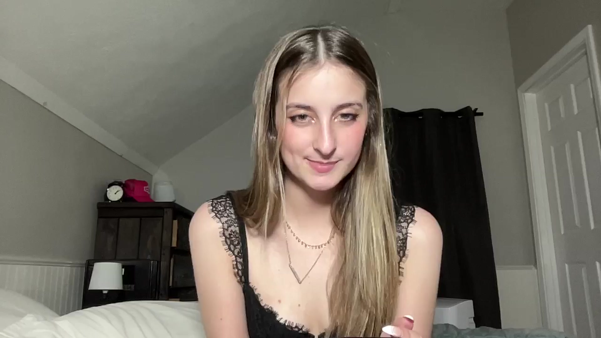Gallery image thumbnail from Torisweetxo's myfreecams stream on, 08/23/2024, 06:29 image 2 of 20