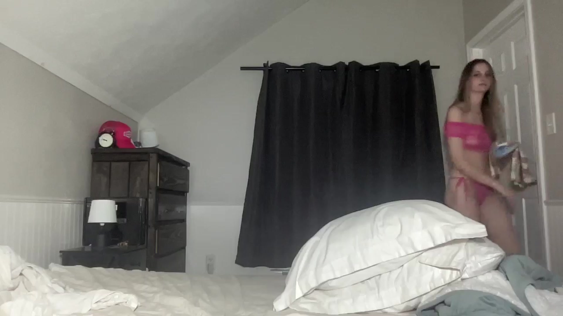 Gallery image thumbnail from Torisweetxo's myfreecams stream on, 08/28/2024, 03:08 image 6 of 20