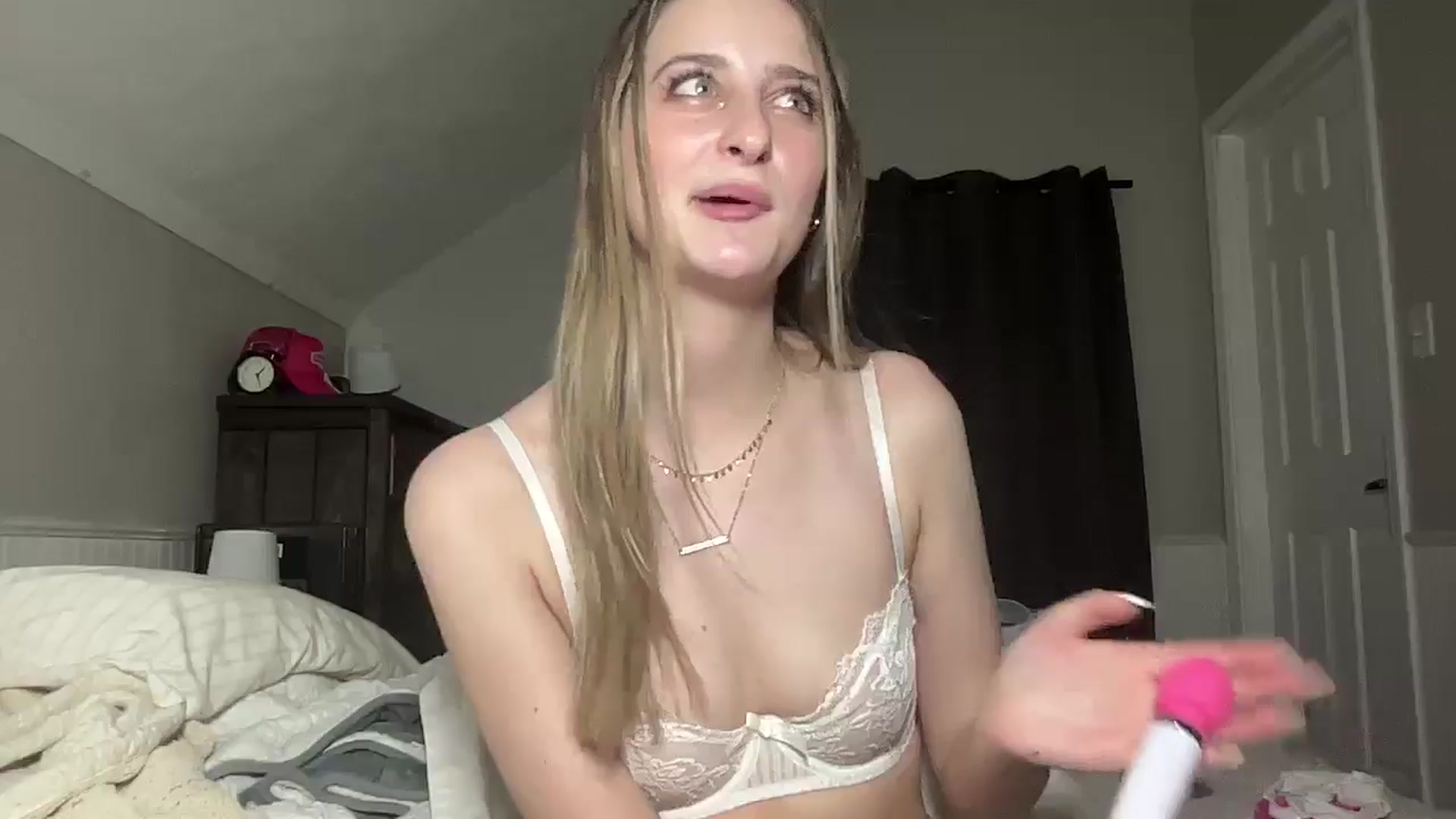 Gallery image thumbnail from Torisweetxo's myfreecams stream on, 08/29/2024, 06:42 image 10 of 20