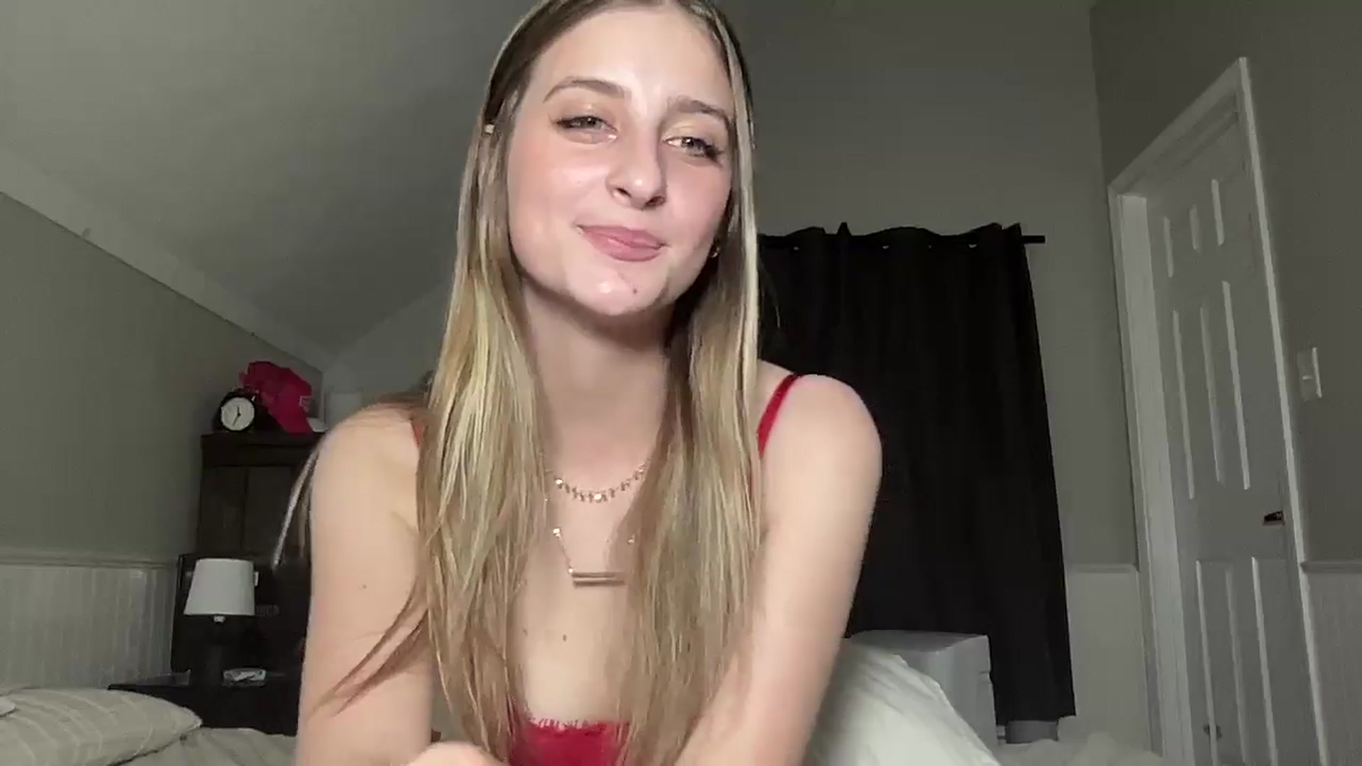 Gallery image thumbnail from Torisweetxo's myfreecams stream on, 09/01/2024, 05:11 image 4 of 20