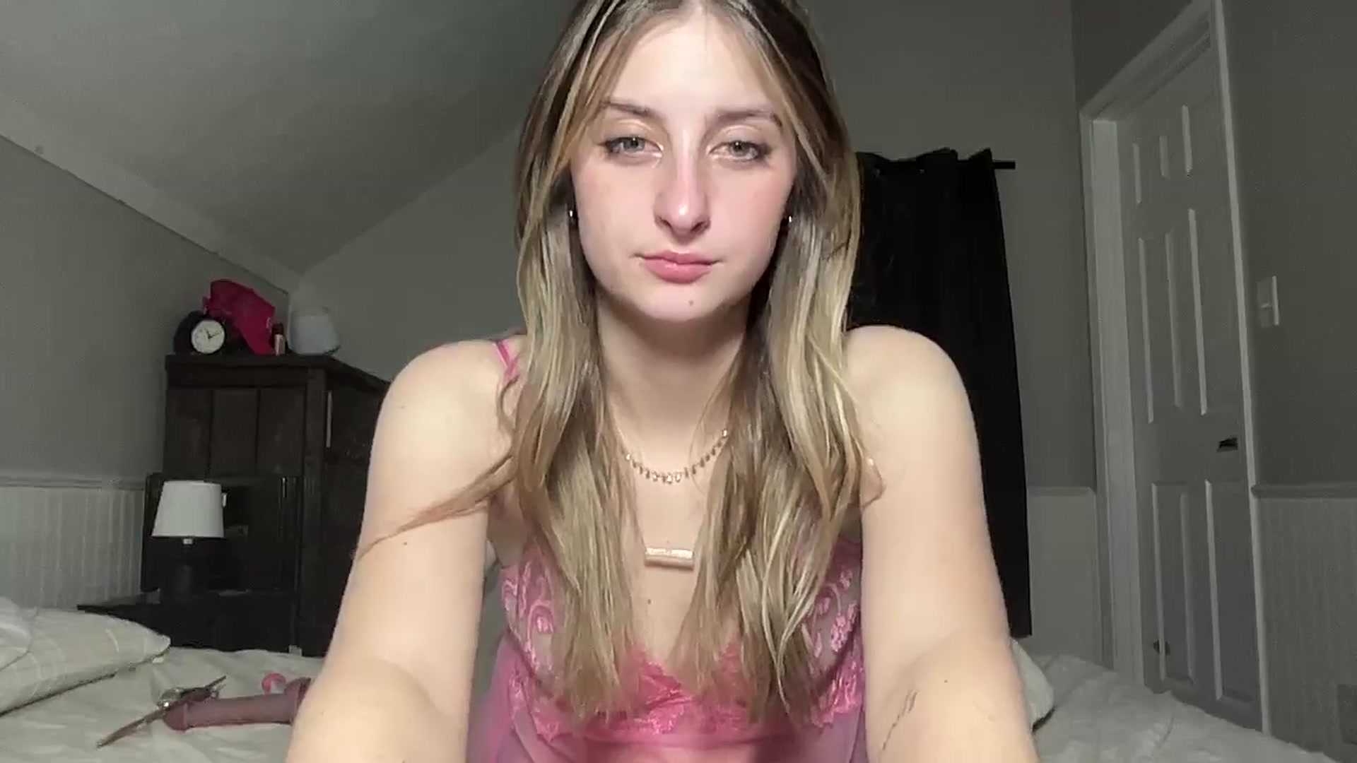 Gallery image thumbnail from Torisweetxo's myfreecams stream on, 09/04/2024, 04:35 image 12 of 20