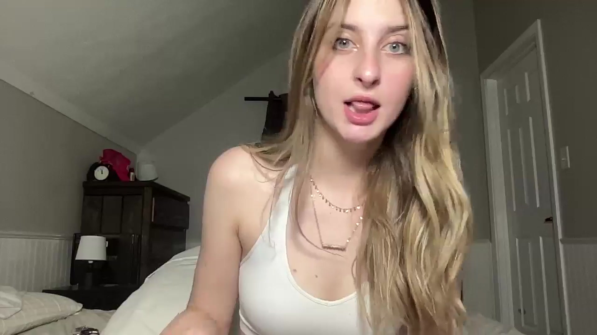 Gallery image thumbnail from Torisweetxo's myfreecams stream on, 09/04/2024, 05:15 image 6 of 20