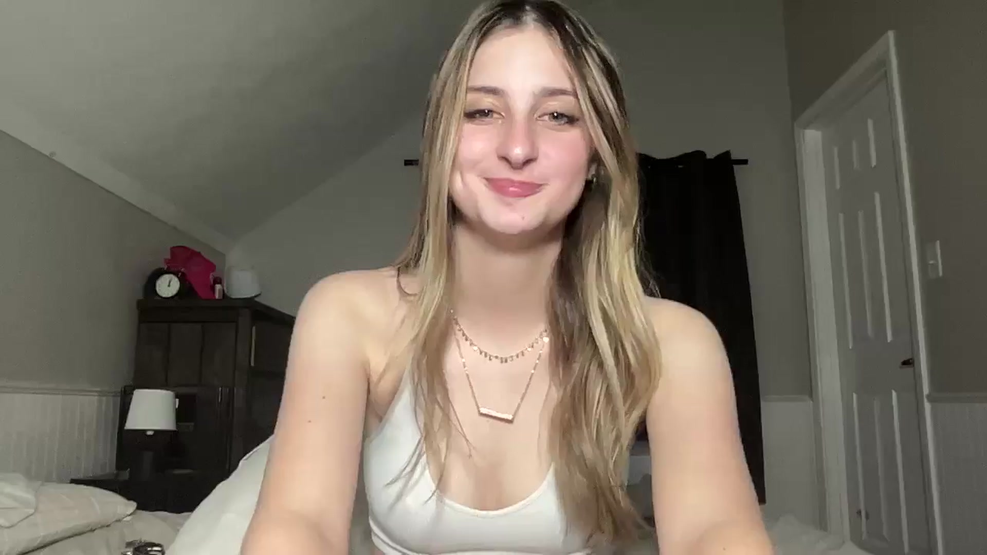 Gallery image thumbnail from Torisweetxo's myfreecams stream on, 09/04/2024, 05:15 image 15 of 20