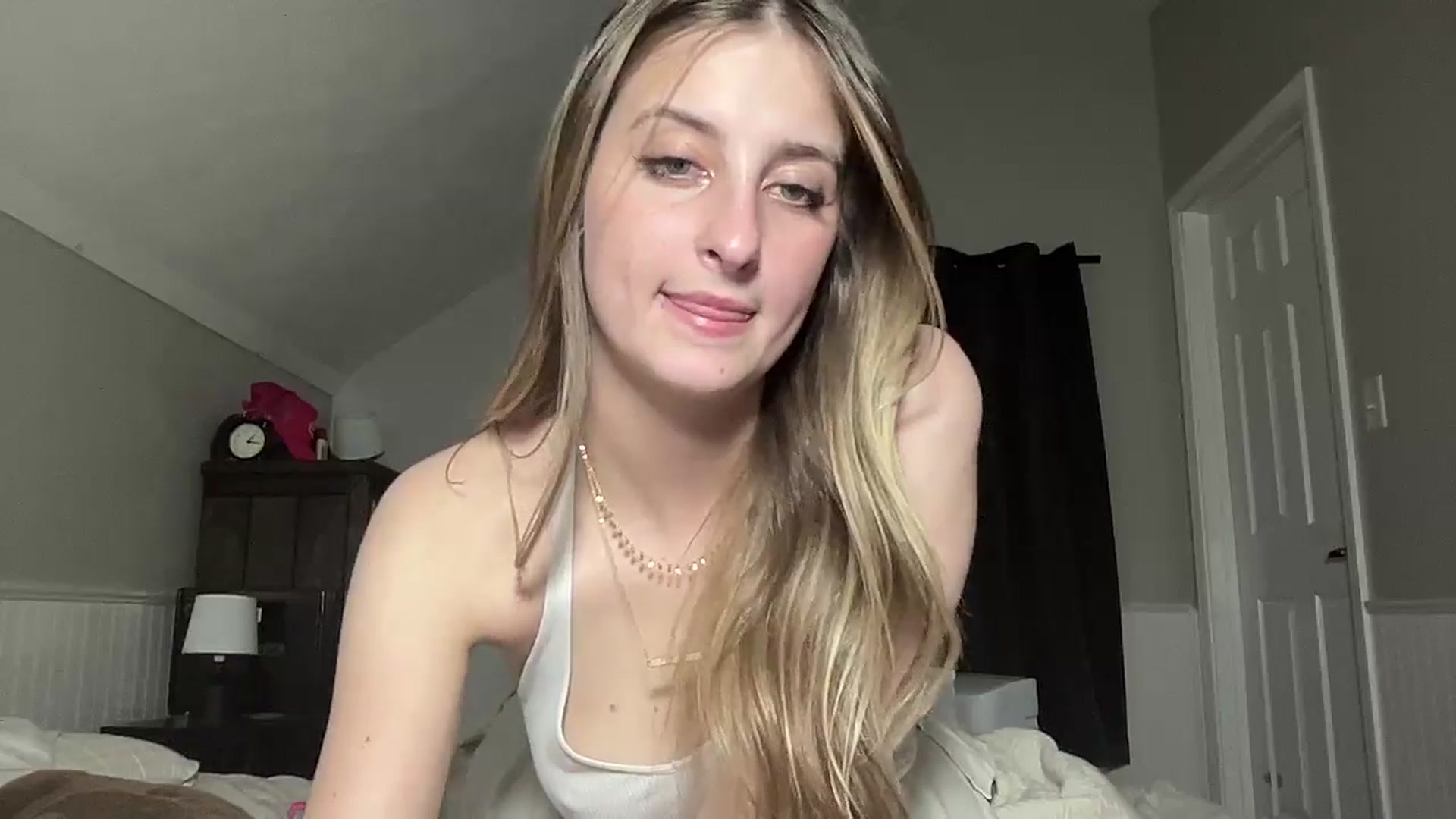 Gallery image thumbnail from Torisweetxo's myfreecams stream on, 09/04/2024, 06:38 image 8 of 20