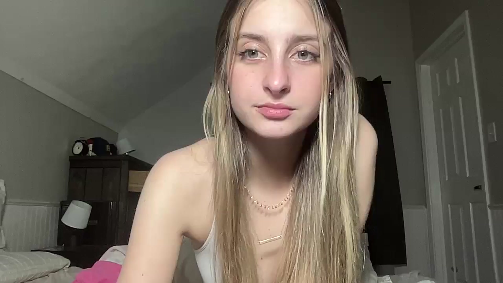 Gallery image thumbnail from Torisweetxo's myfreecams stream on, 09/09/2024, 04:30 image 14 of 20