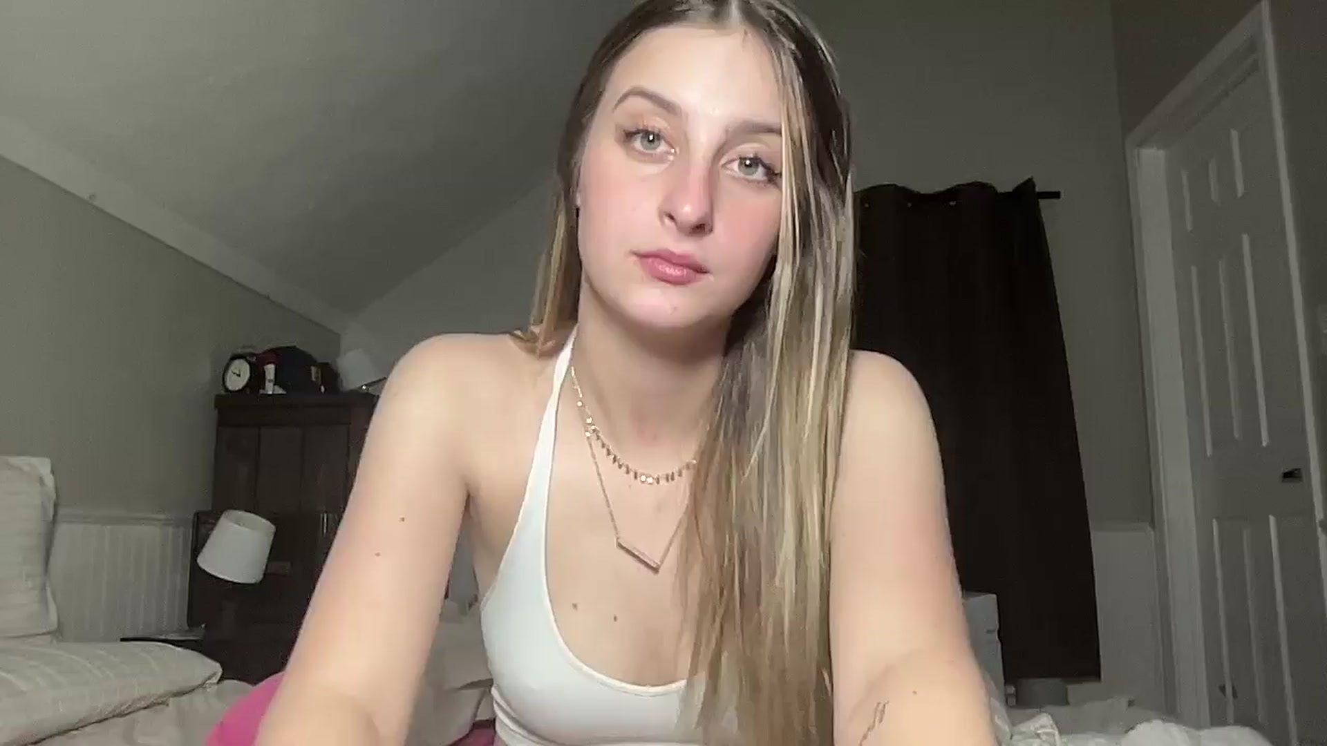Gallery image thumbnail from Torisweetxo's myfreecams stream on, 09/09/2024, 05:05 image 8 of 20