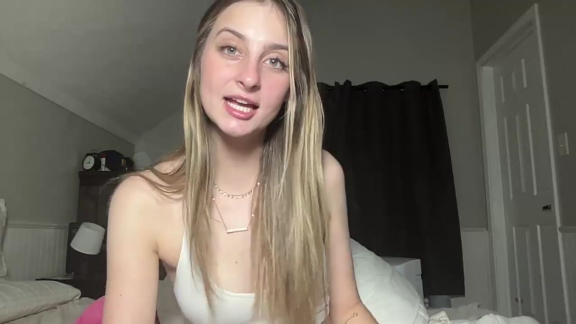 Gallery image thumbnail from Torisweetxo's myfreecams stream on, 09/09/2024, 05:05 image 2 of 20