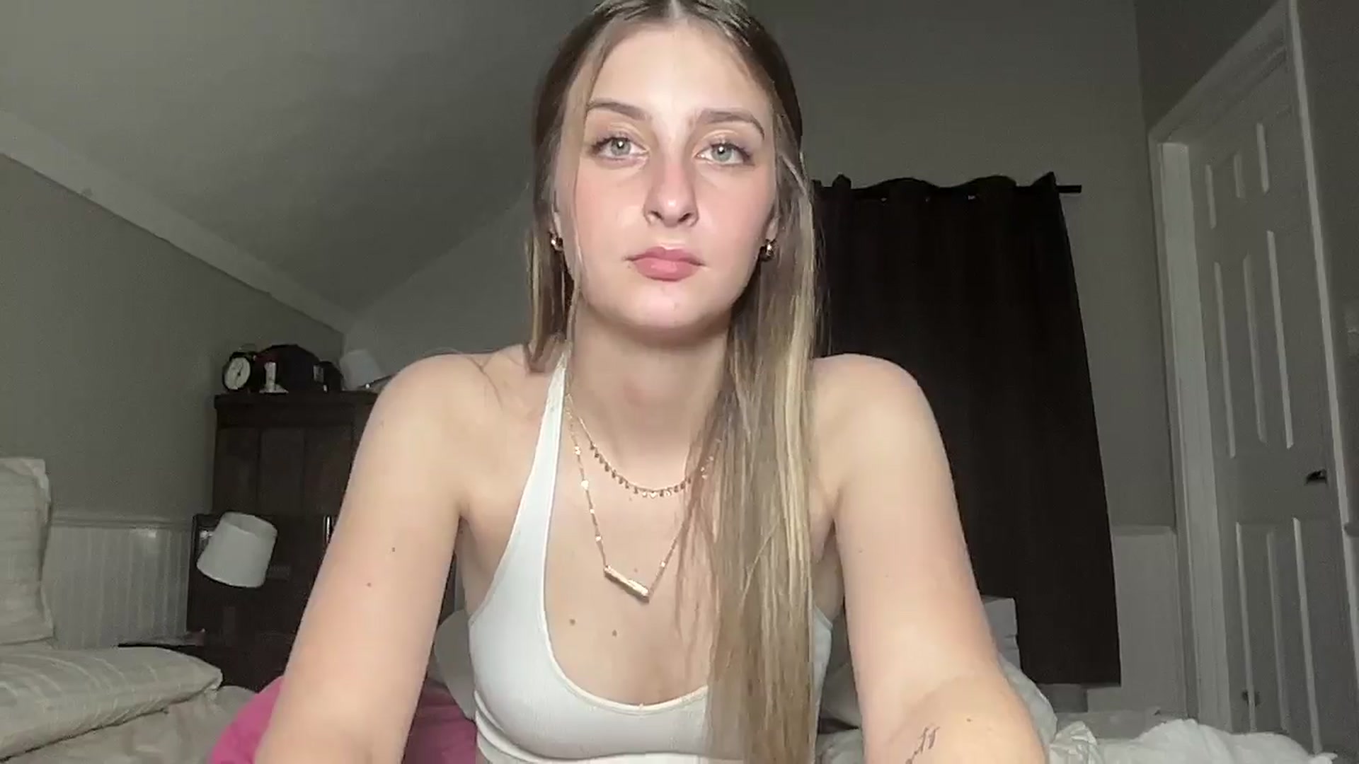 Gallery image thumbnail from Torisweetxo's myfreecams stream on, 09/09/2024, 05:56 image 11 of 20