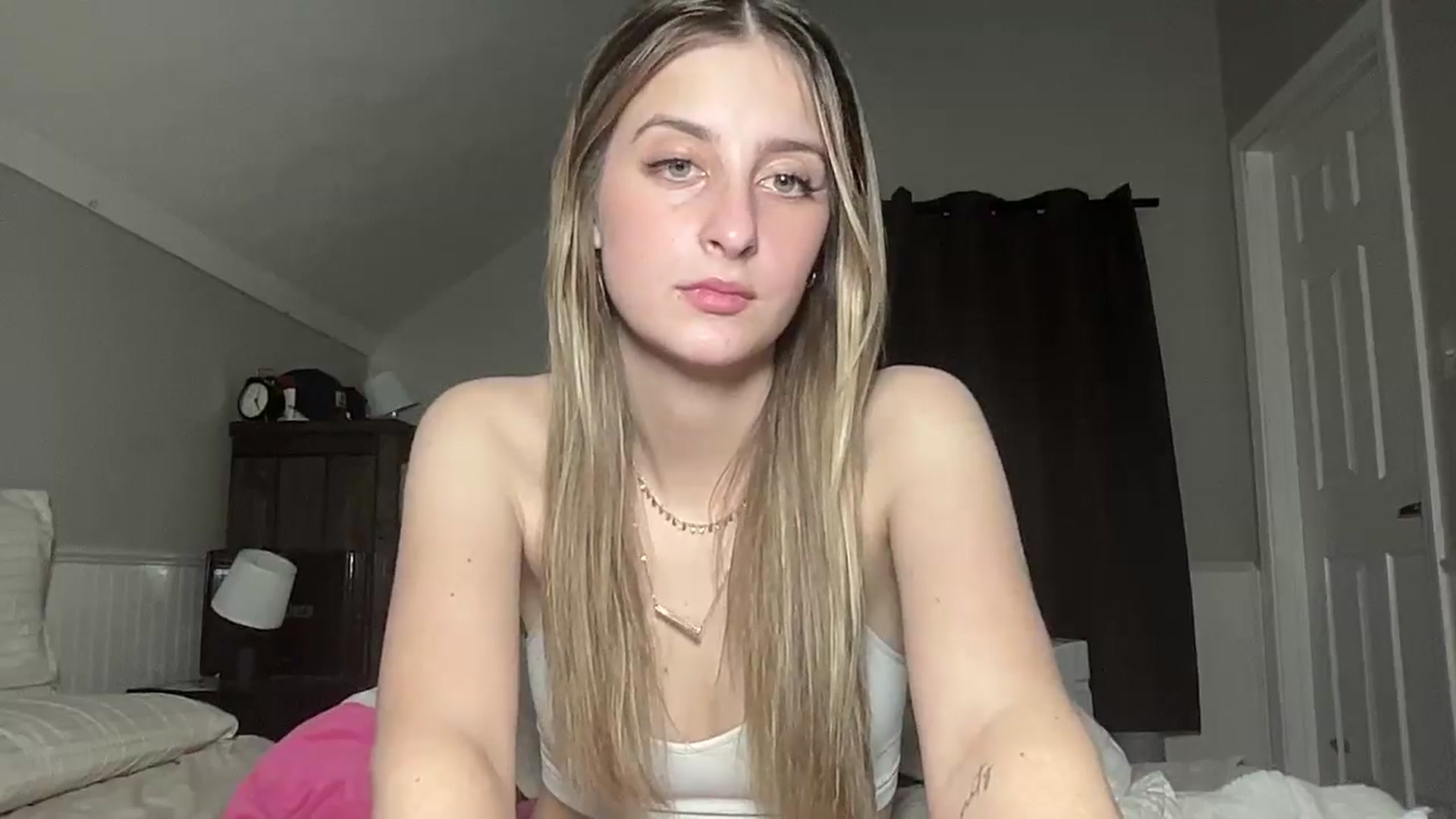 Gallery image thumbnail from Torisweetxo's myfreecams stream on, 09/09/2024, 05:56 image 4 of 20
