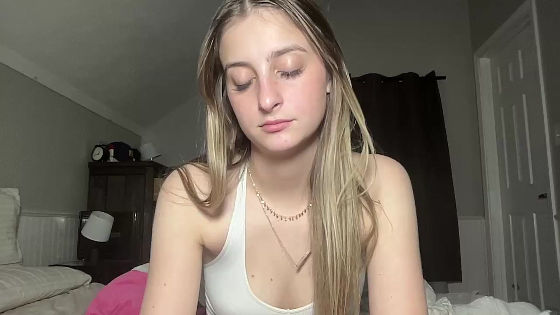 Gallery image thumbnail from Torisweetxo's myfreecams stream on, 09/09/2024, 05:56 image 17 of 20