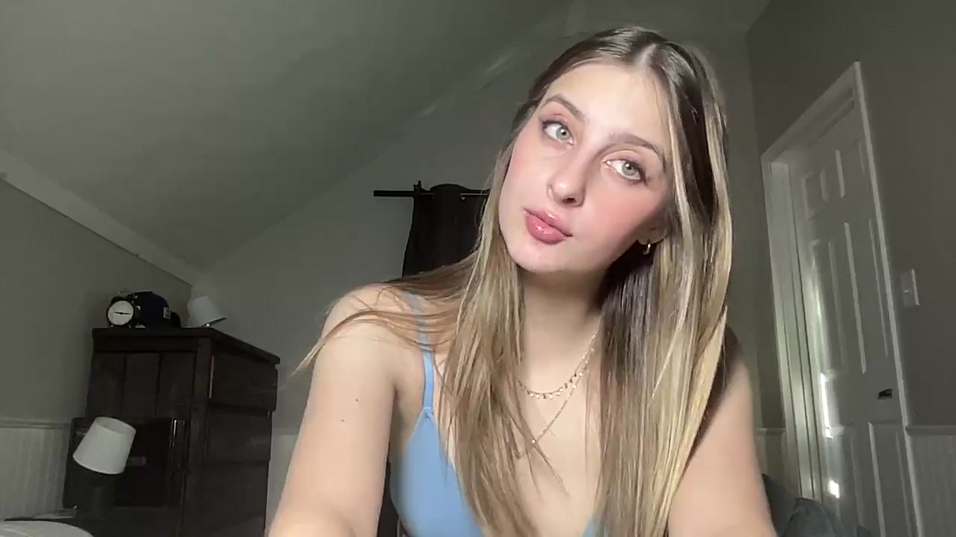 Gallery image thumbnail from Torisweetxo's myfreecams stream on, 09/09/2024, 14:41 image 14 of 20