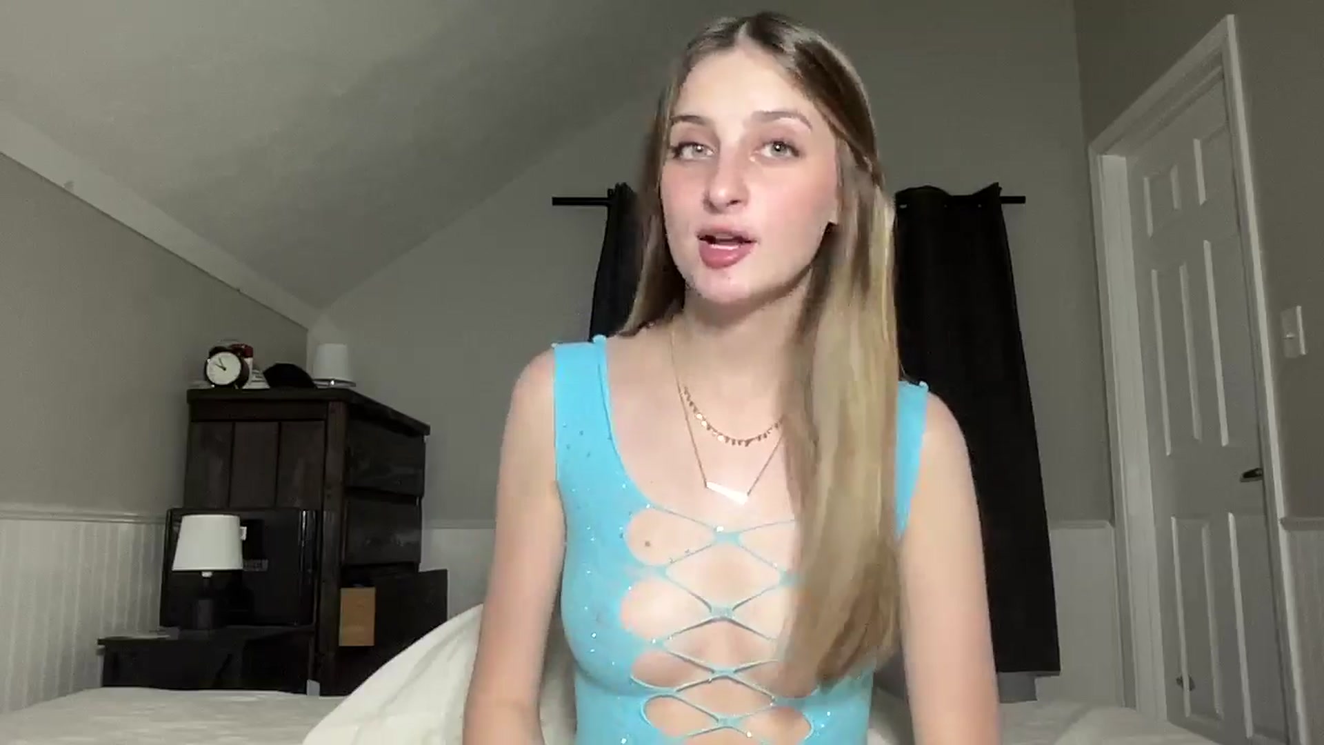 Gallery image thumbnail from Torisweetxo's myfreecams stream on, 09/12/2024, 03:04 image 18 of 20