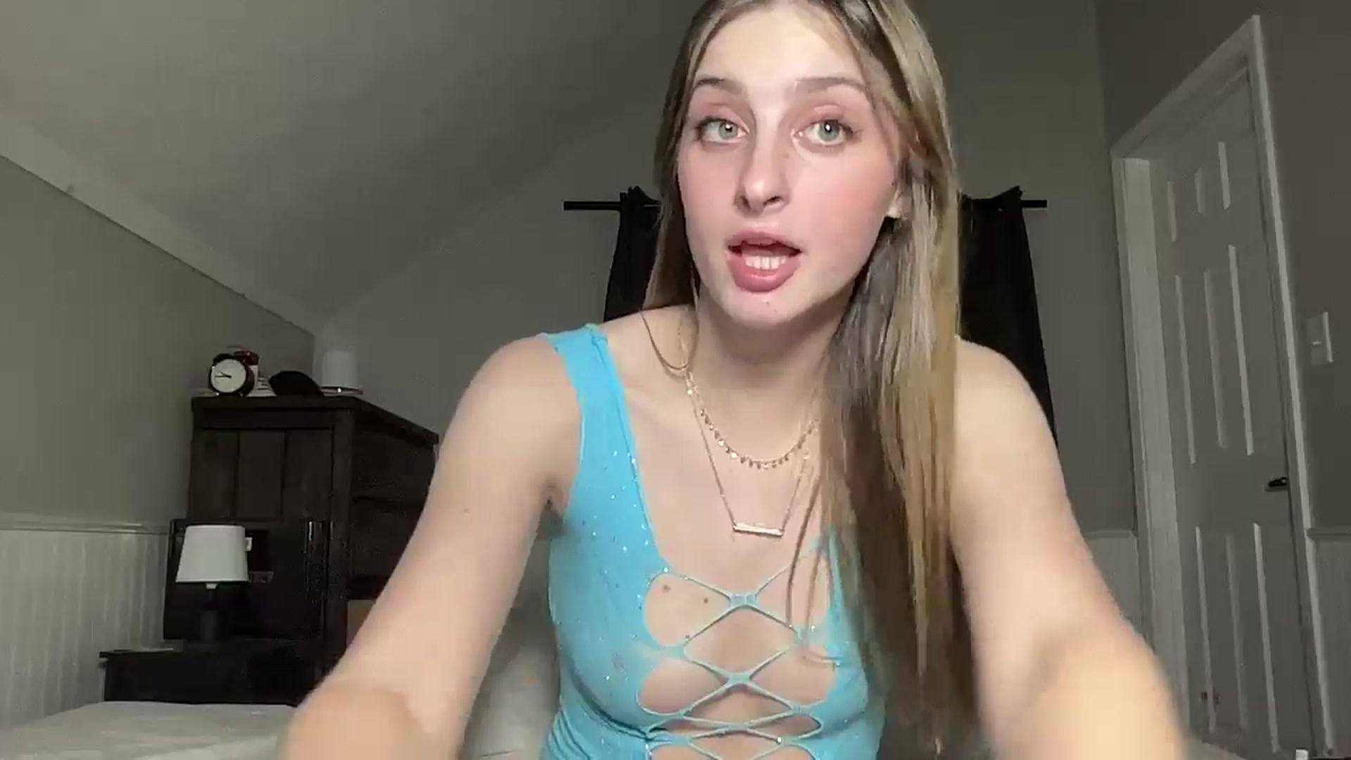 Gallery image thumbnail from Torisweetxo's myfreecams stream on, 09/12/2024, 03:04 image 4 of 20