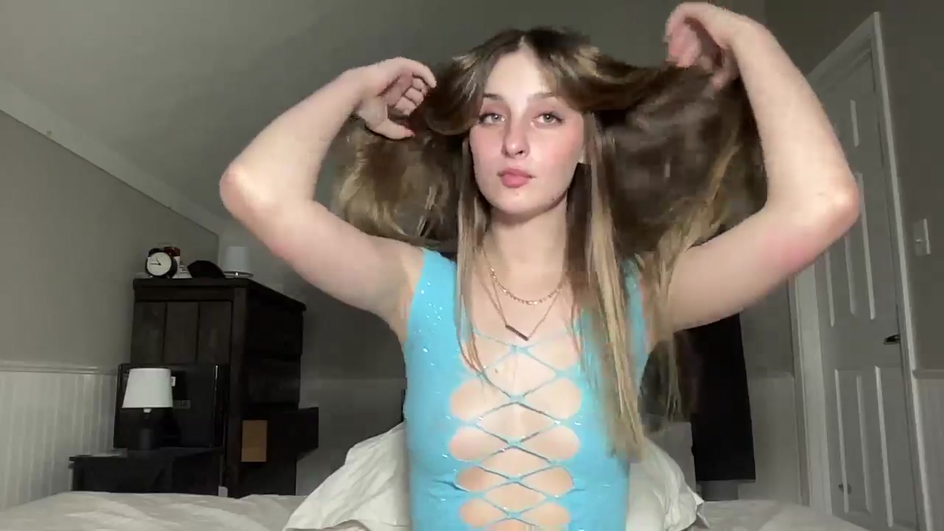 Gallery image thumbnail from Torisweetxo's myfreecams stream on, 09/12/2024, 03:55 image 19 of 20