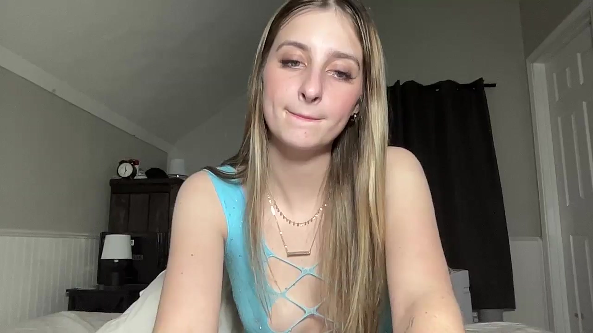 Gallery image thumbnail from Torisweetxo's myfreecams stream on, 09/12/2024, 04:41 image 17 of 20
