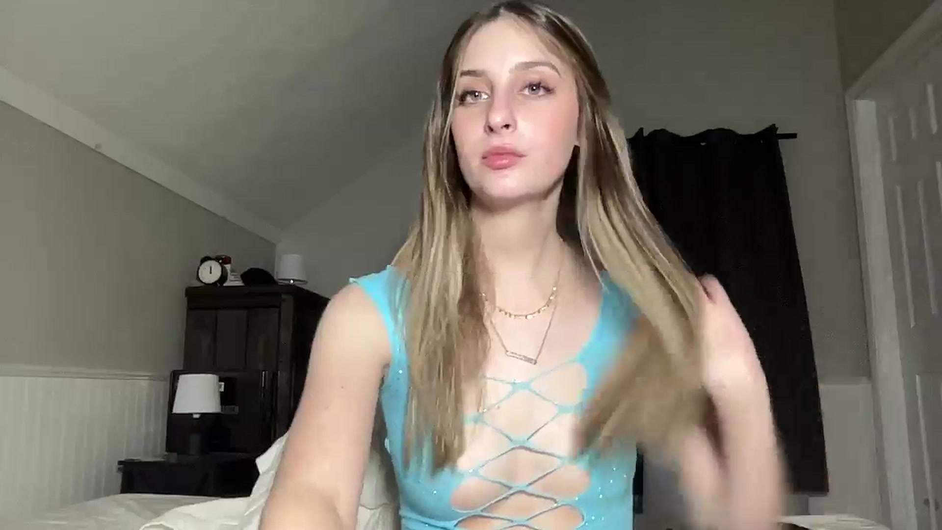 Gallery image thumbnail from Torisweetxo's myfreecams stream on, 09/12/2024, 05:06 image 20 of 20