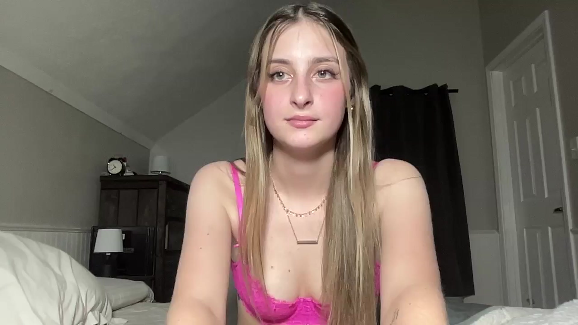 Gallery image thumbnail from Torisweetxo's myfreecams stream on, 09/13/2024, 03:59 image 15 of 20