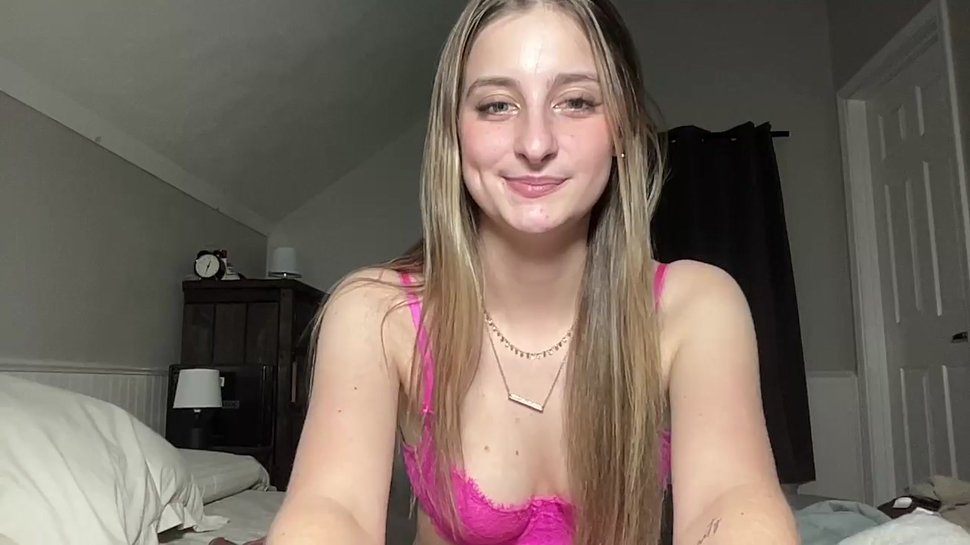 Gallery image thumbnail from Torisweetxo's myfreecams stream on, 09/13/2024, 05:48 image 13 of 20