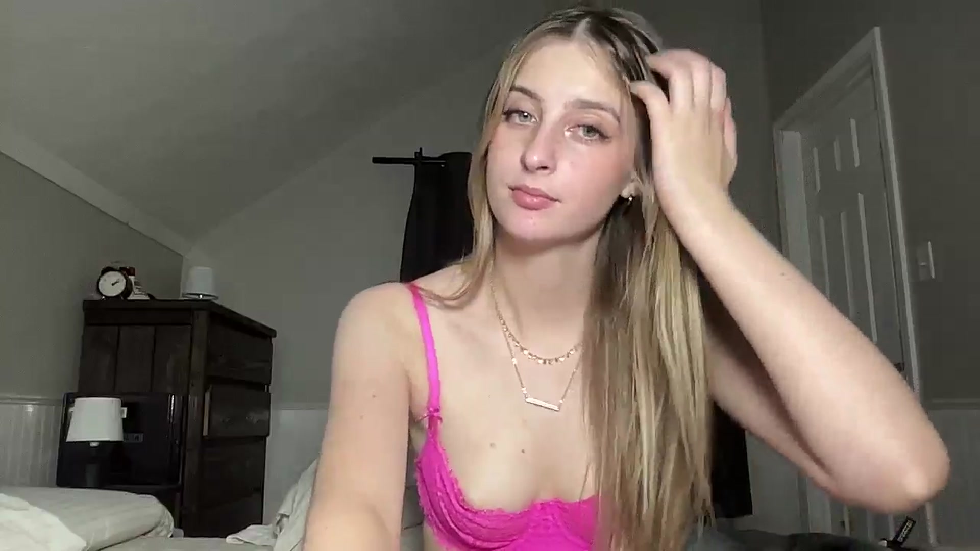 Gallery image thumbnail from Torisweetxo's myfreecams stream on, 09/13/2024, 07:23 image 5 of 20