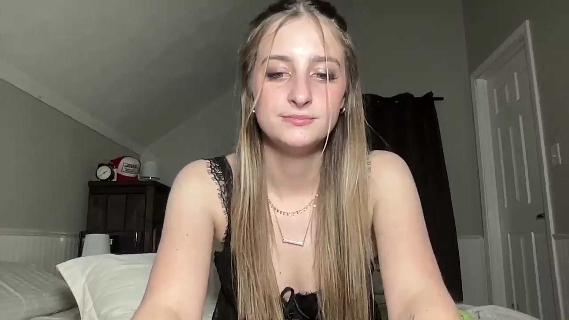 Gallery image thumbnail from Torisweetxo's myfreecams stream on, 09/14/2024, 06:49 image 18 of 20
