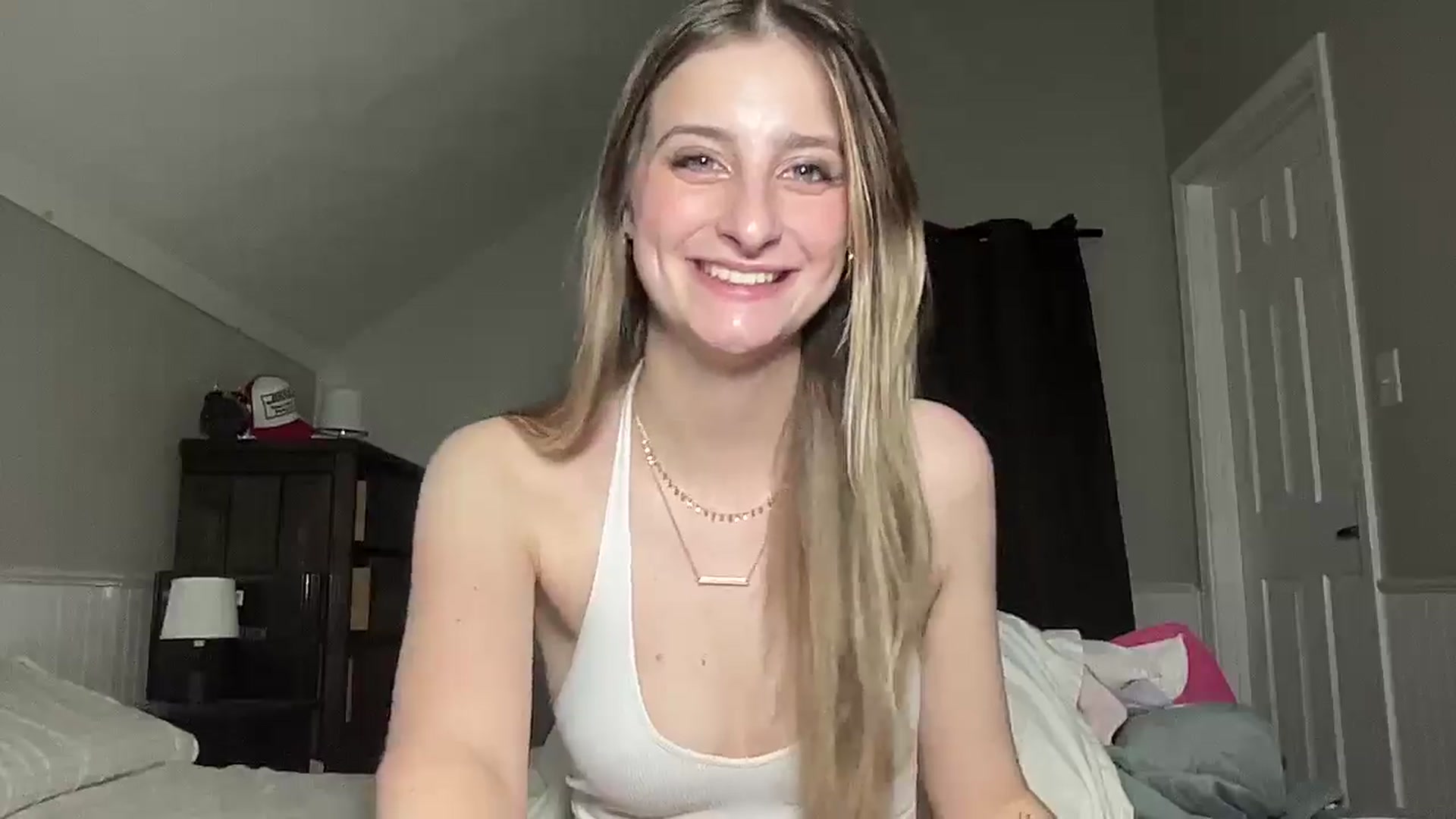 Gallery image thumbnail from Torisweetxo's myfreecams stream on, 09/15/2024, 04:55 image 14 of 20