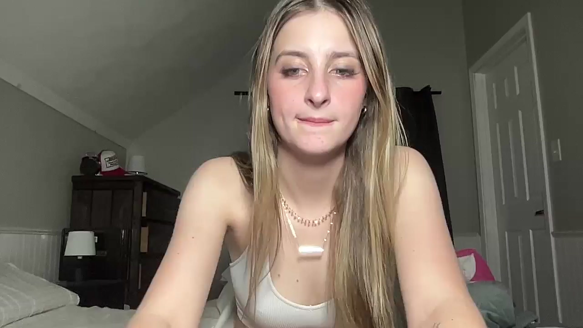Gallery image thumbnail from Torisweetxo's myfreecams stream on, 09/15/2024, 04:55 image 12 of 20