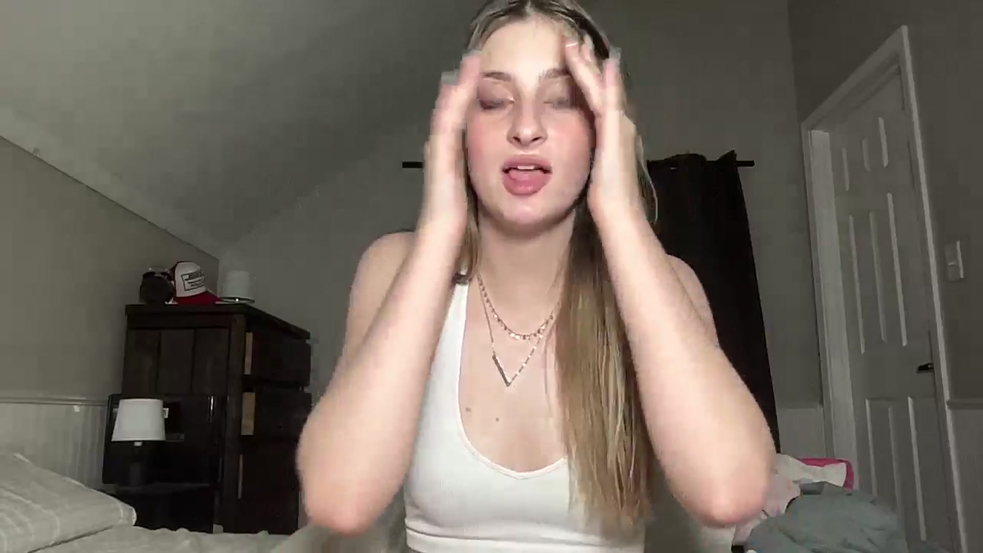 Gallery image thumbnail from Torisweetxo's myfreecams stream on, 09/15/2024, 05:51 image 16 of 20