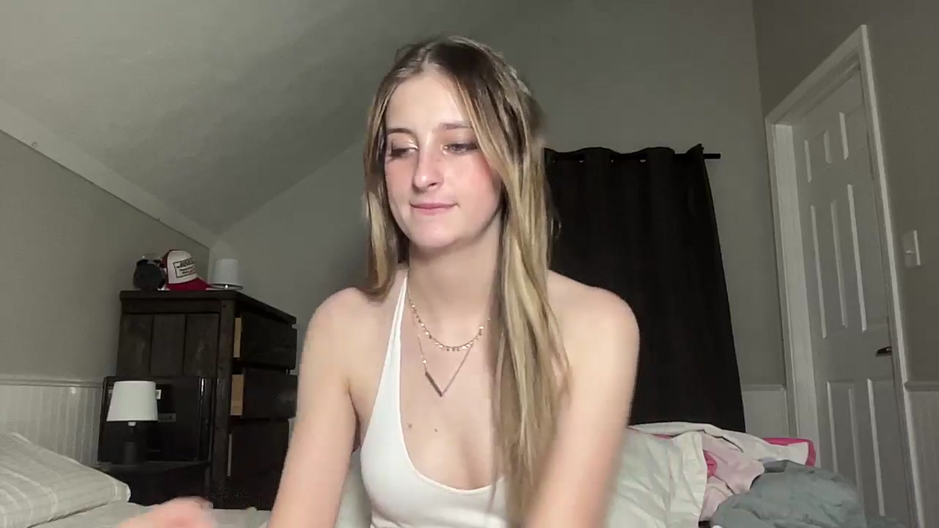 Gallery image thumbnail from Torisweetxo's myfreecams stream on, 09/15/2024, 05:51 image 10 of 20