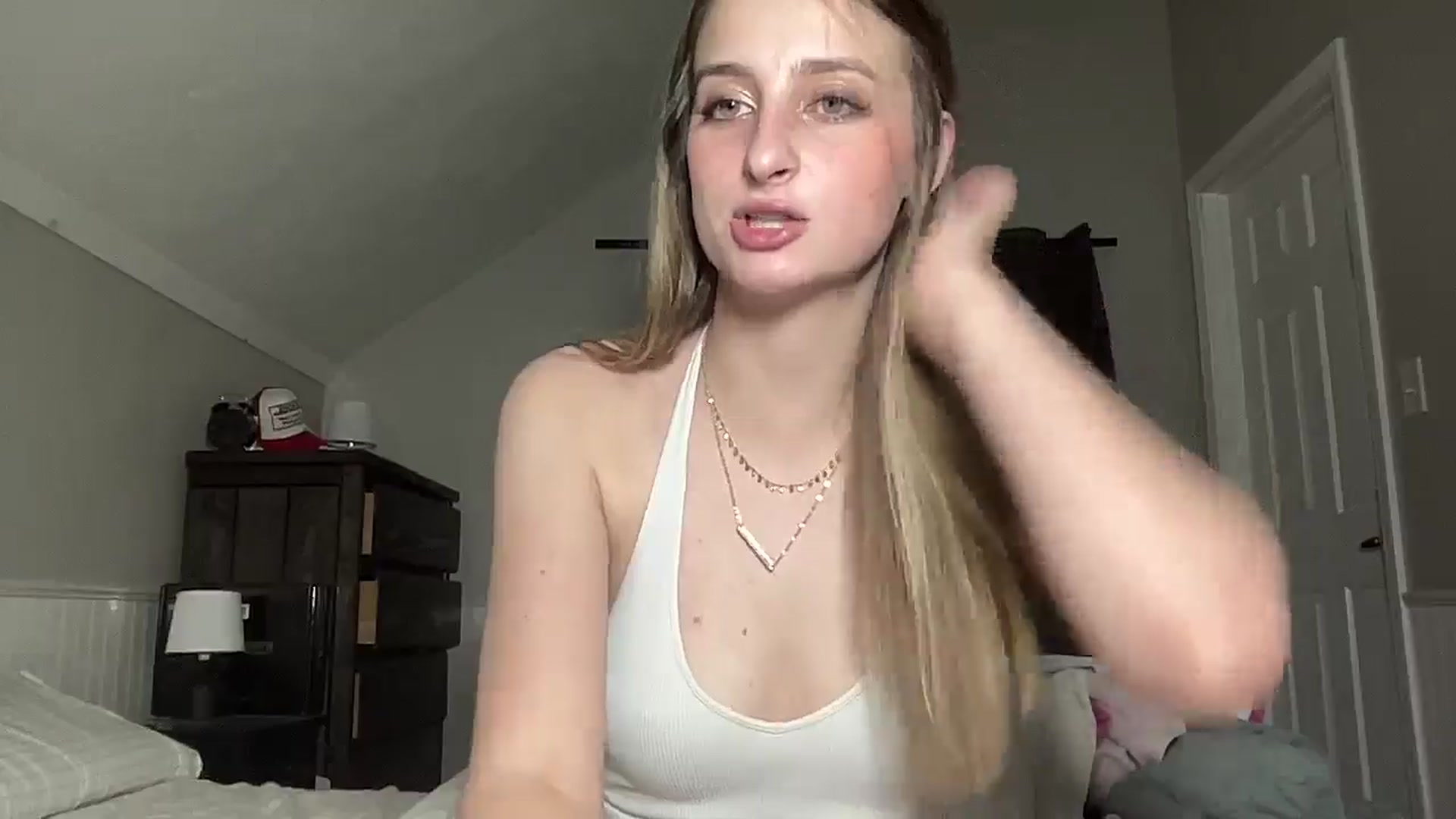 Gallery image thumbnail from Torisweetxo's myfreecams stream on, 09/15/2024, 05:51 image 15 of 20