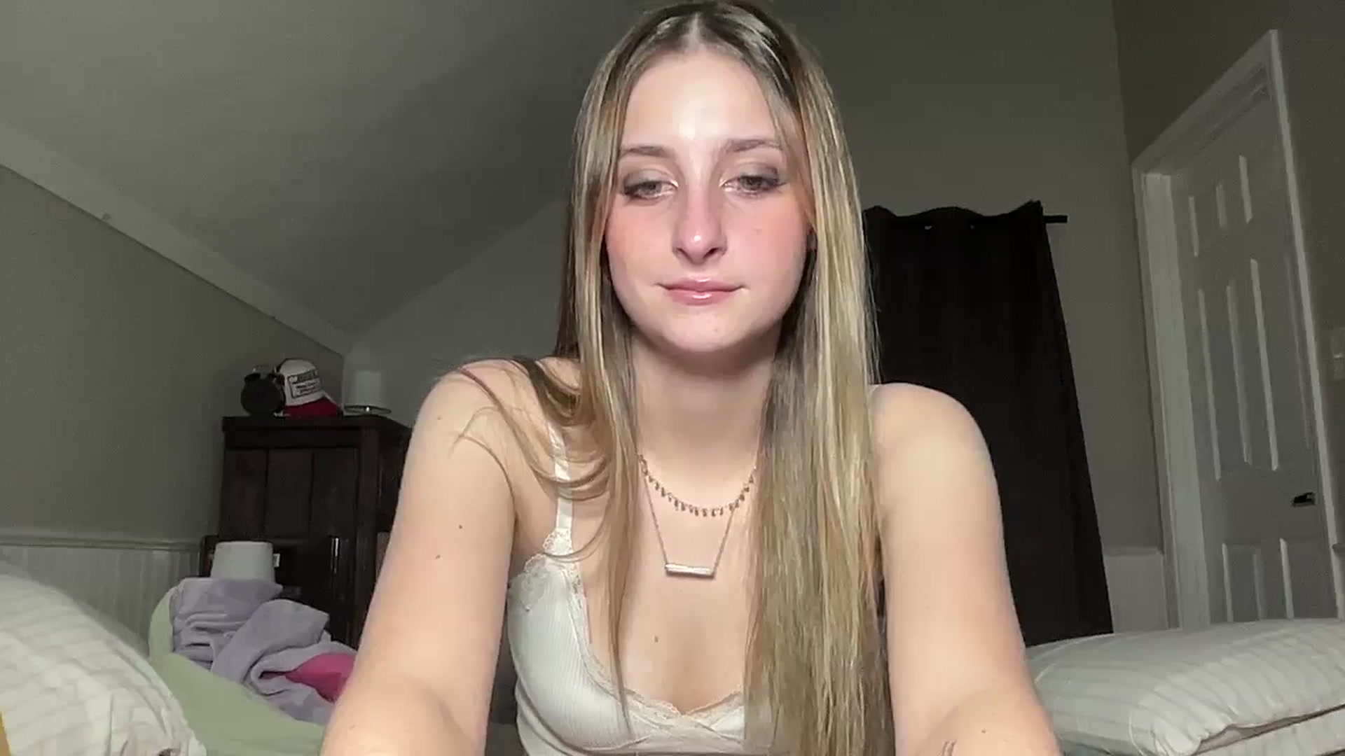 Gallery image thumbnail from Torisweetxo's myfreecams stream on, 09/16/2024, 04:22 image 9 of 20