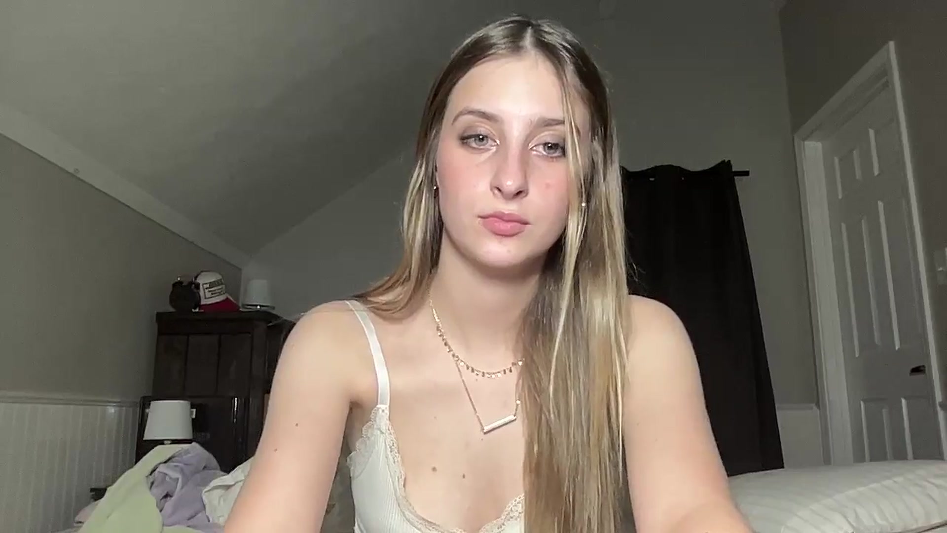 Gallery image thumbnail from Torisweetxo's myfreecams stream on, 09/16/2024, 06:19 image 16 of 20