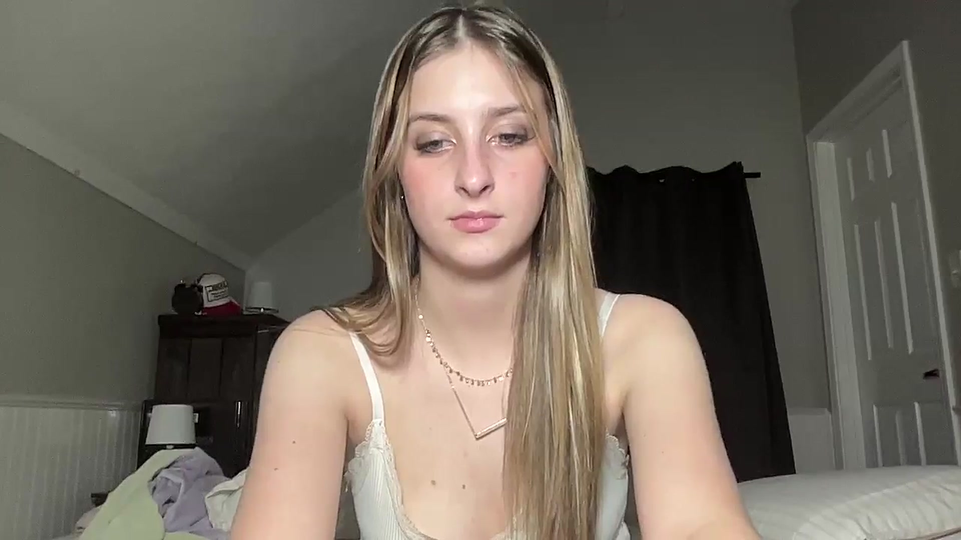 Gallery image thumbnail from Torisweetxo's myfreecams stream on, 09/16/2024, 06:19 image 19 of 20