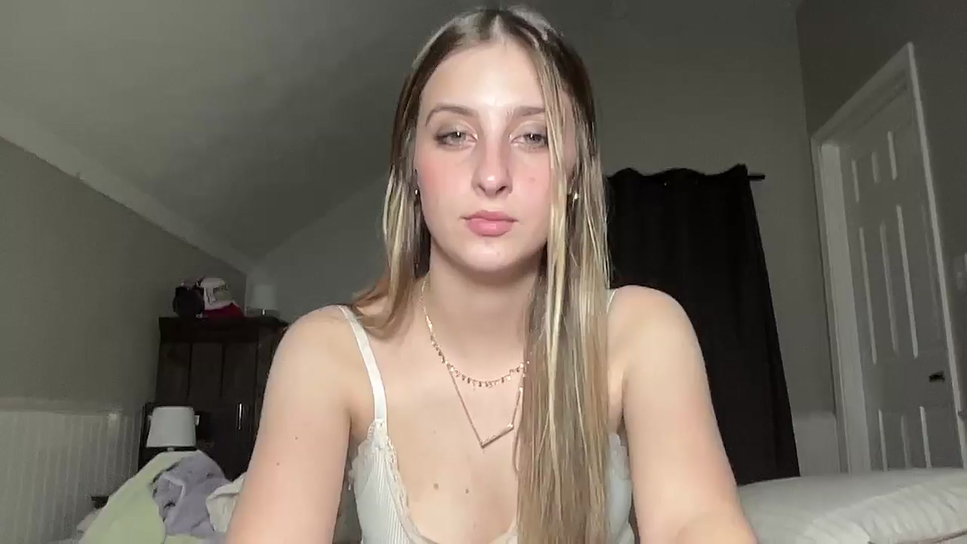 Gallery image thumbnail from Torisweetxo's myfreecams stream on, 09/16/2024, 06:19 image 17 of 20