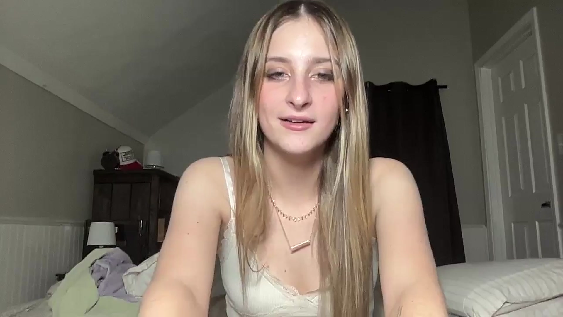 Gallery image thumbnail from Torisweetxo's myfreecams stream on, 09/16/2024, 06:19 image 3 of 20