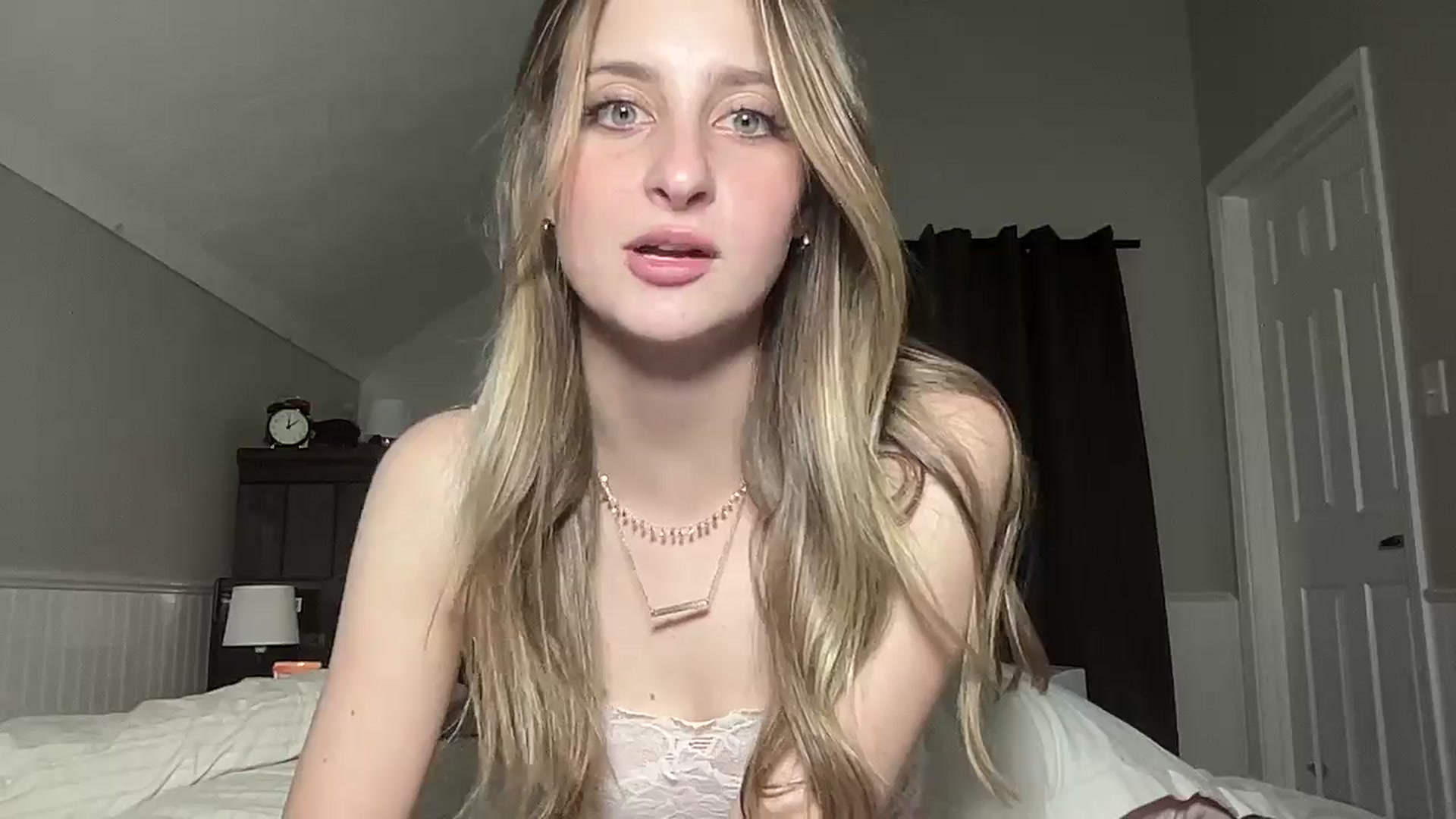 Gallery image thumbnail from Torisweetxo's myfreecams stream on, 09/24/2024, 05:25 image 19 of 20