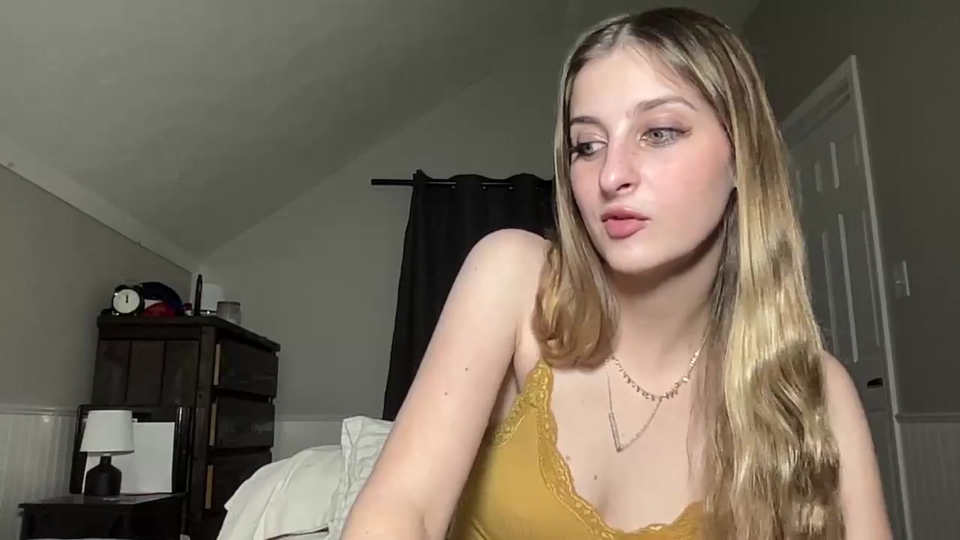 Gallery image thumbnail from Torisweetxo's myfreecams stream on, 10/03/2024, 05:20 image 2 of 20