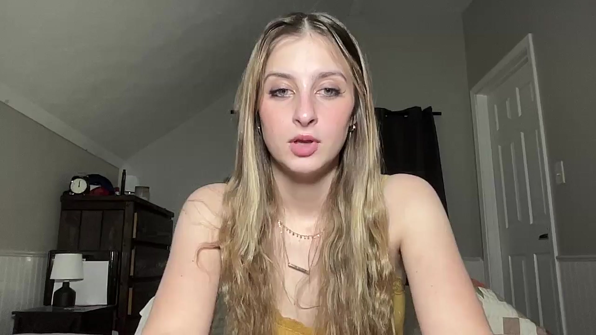 Gallery image thumbnail from Torisweetxo's myfreecams stream on, 10/03/2024, 05:20 image 4 of 20