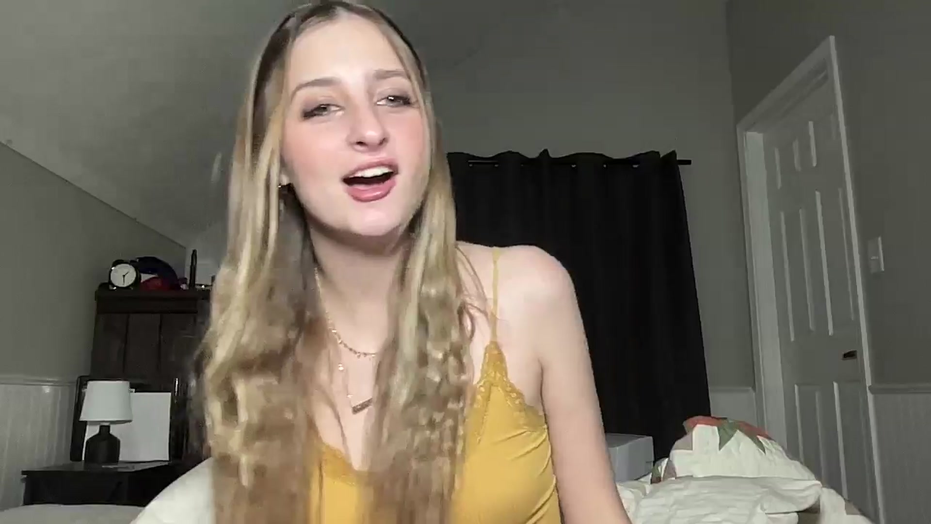 Gallery image thumbnail from Torisweetxo's myfreecams stream on, 10/03/2024, 07:17 image 3 of 20